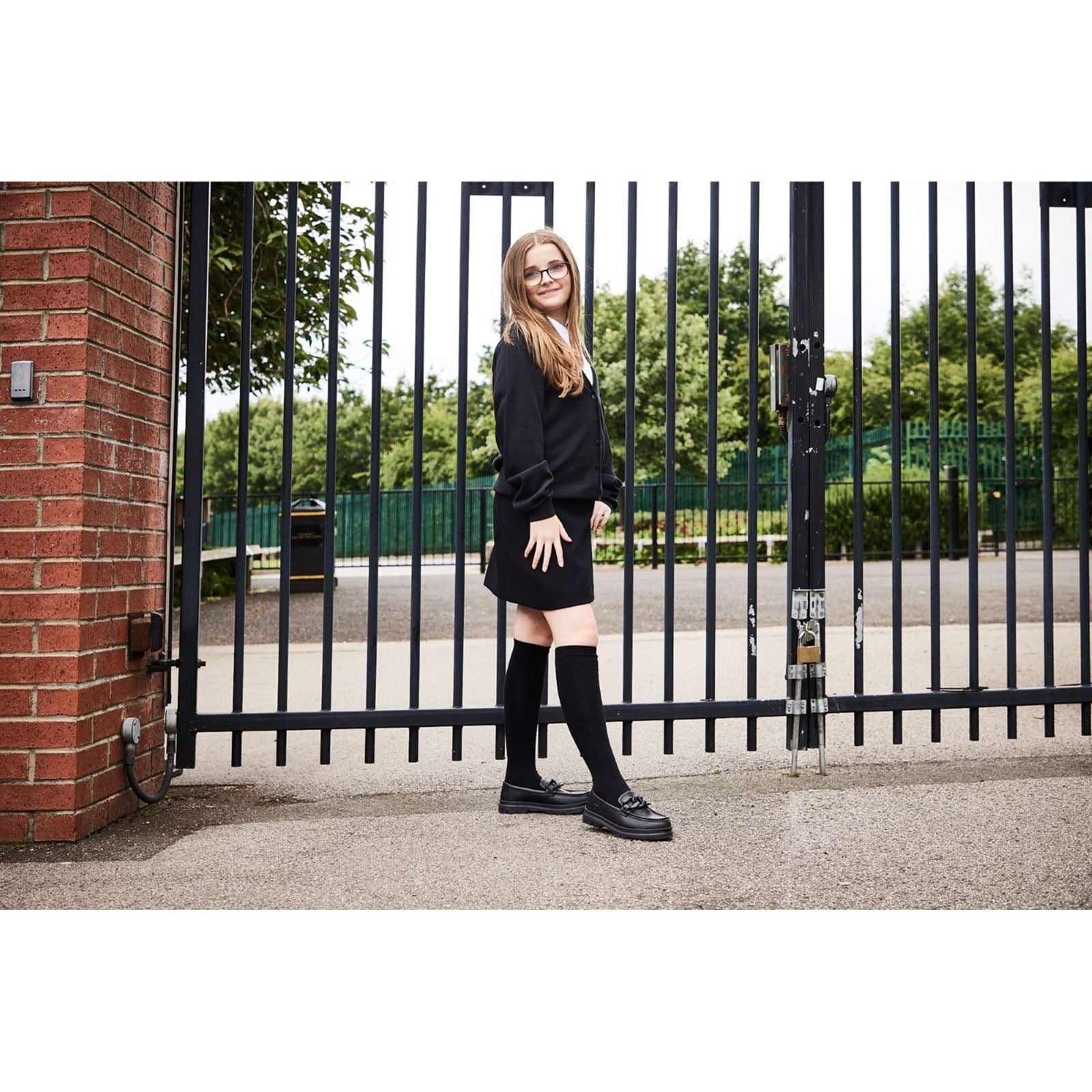 Pod Mina Chaussures Plates Noires Pour Filles En Cuir
