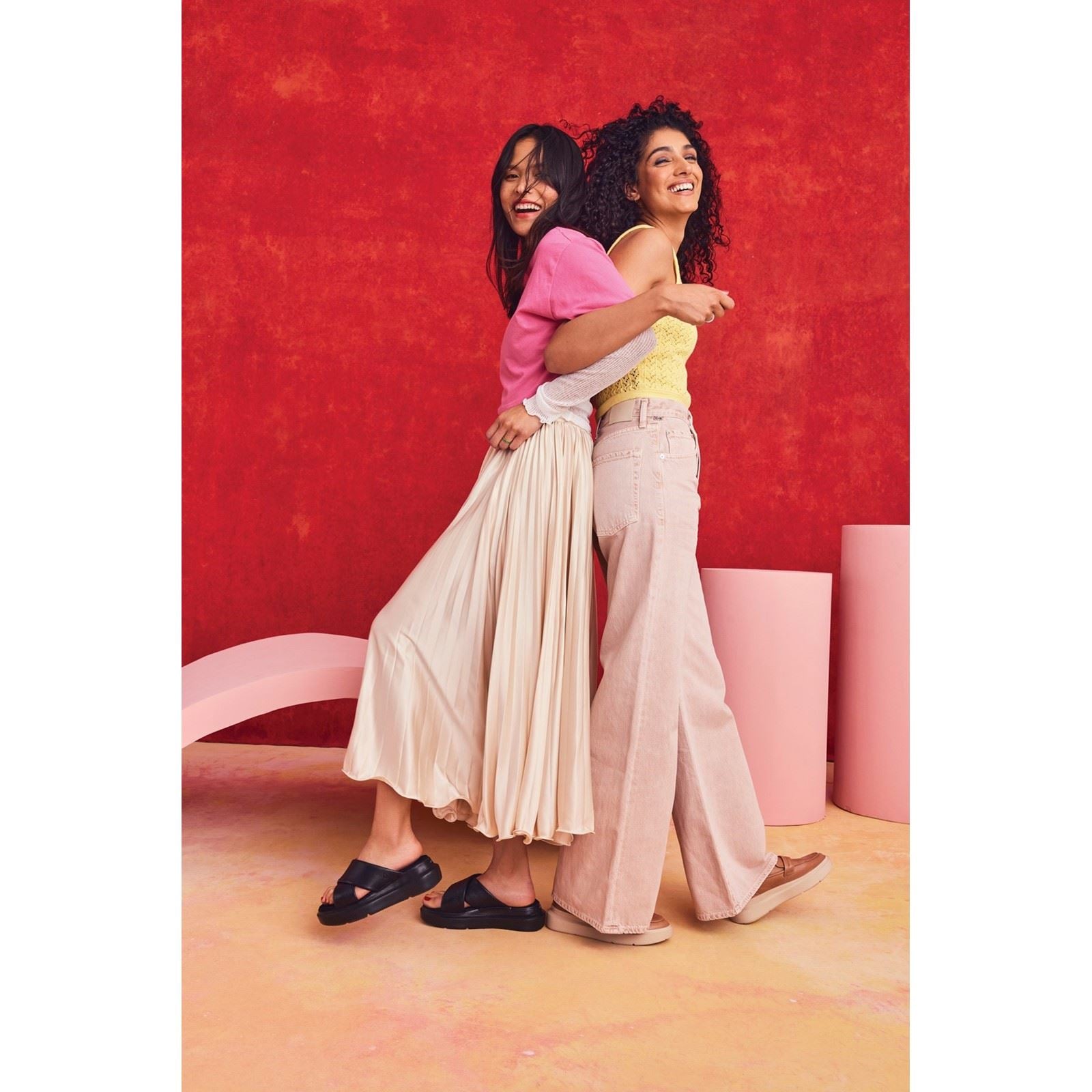Hush Puppies Uplift Sandales Noires Pour Femmes En Cuir