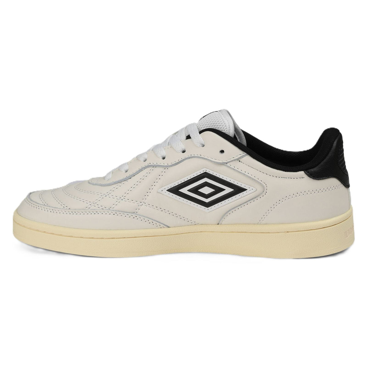 Umbro Clayton Baskets Blanches En Cuir