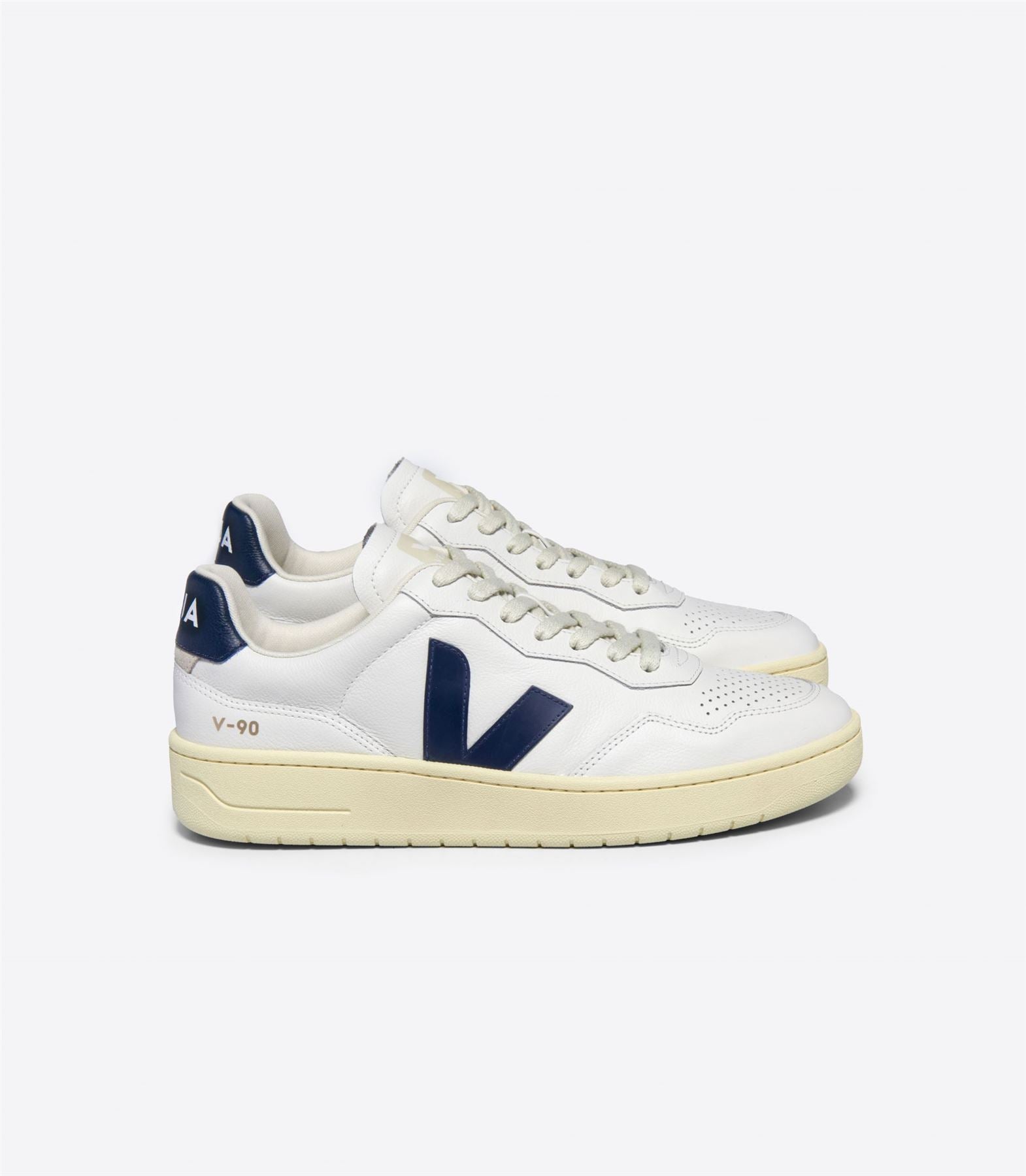 Veja V-90 Baskets blanches en cuir pour femmes