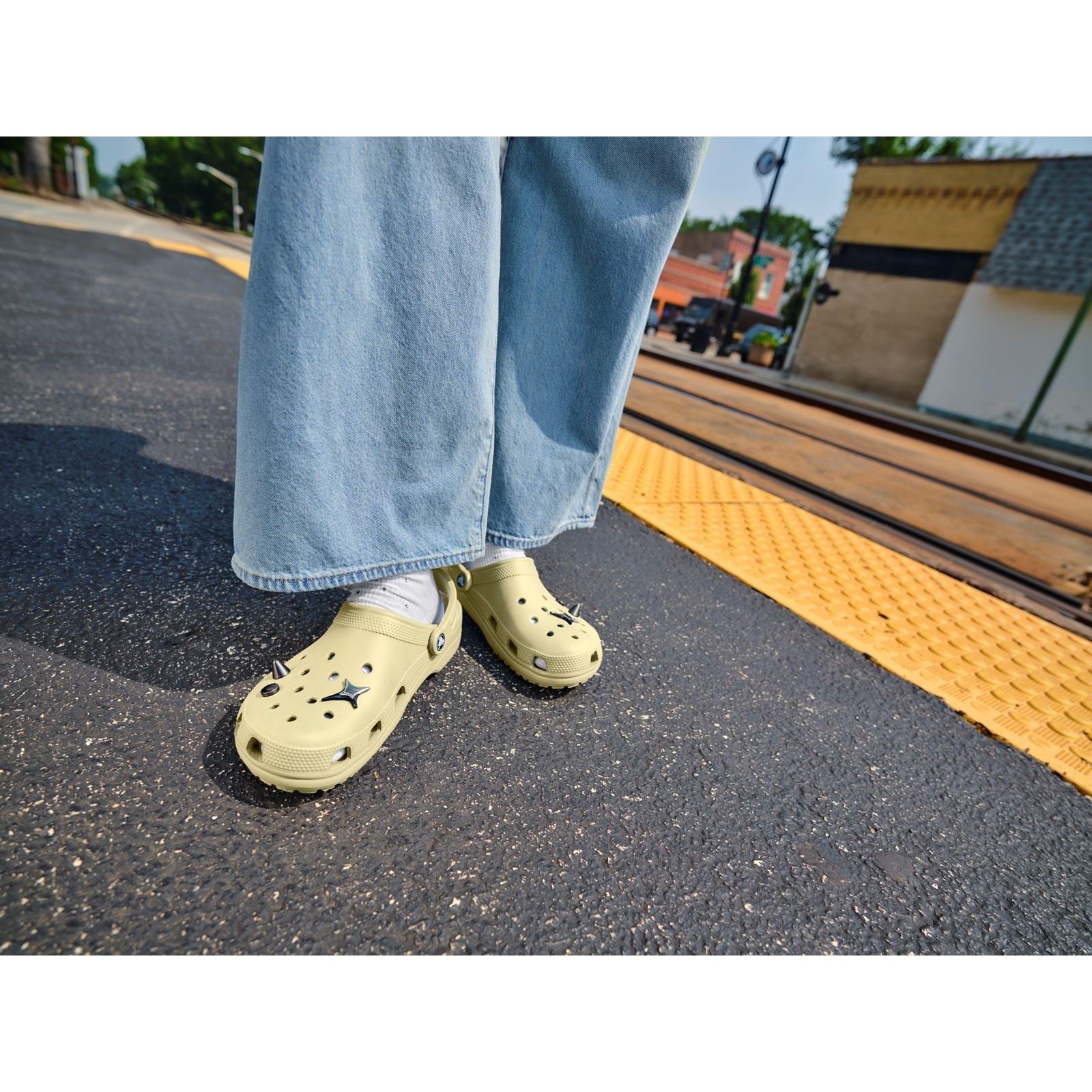 Crocs Classic Sabots Légers Jaunes Eva Pour Femmes