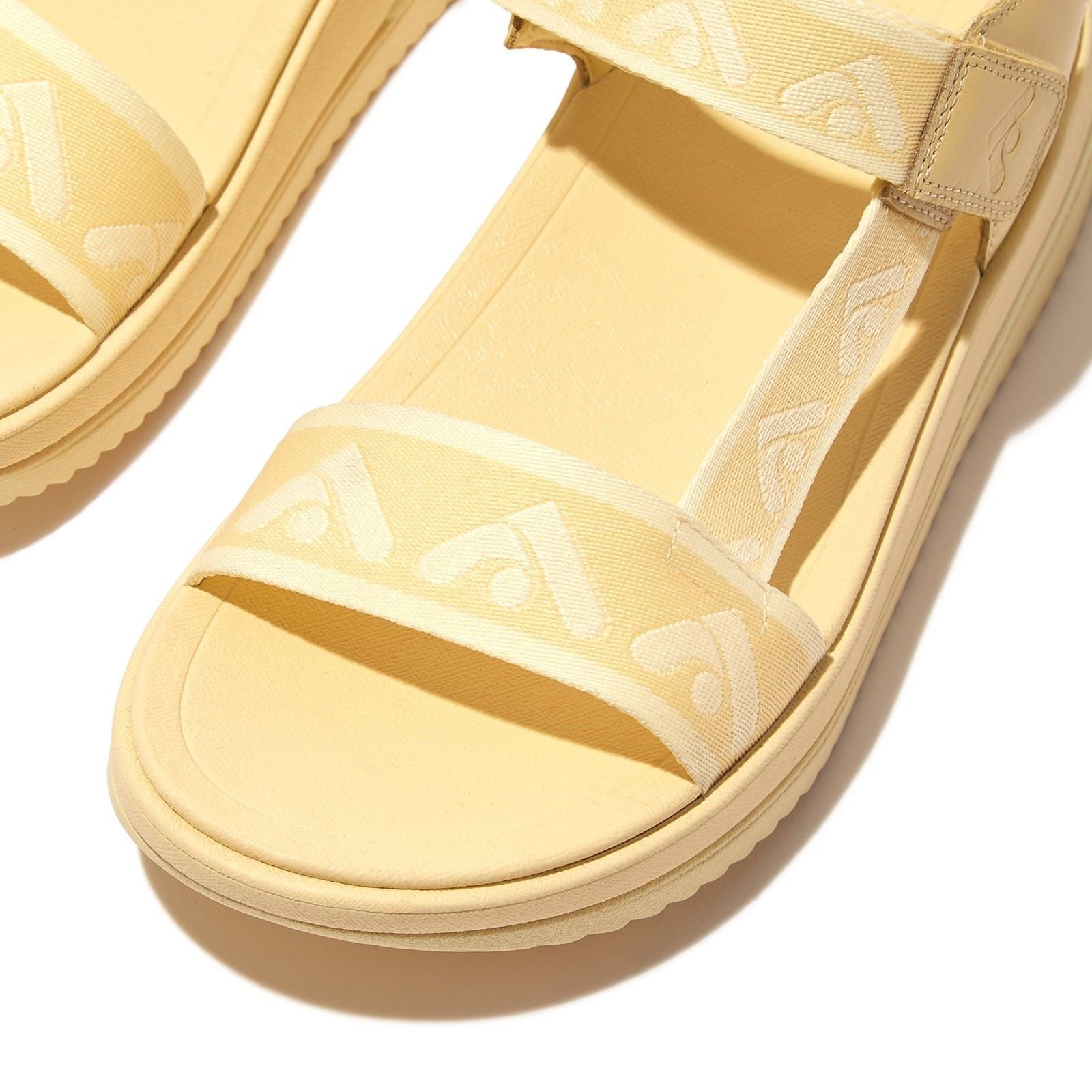 Fitflop Surff Back Strap Sandales Larges Mellow Yellow Pour Femmes En Polyester/Cuir