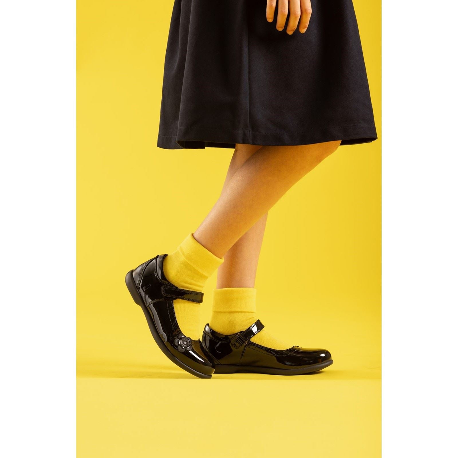Hush Puppies Bethany Patent Junior Chaussures Noires Pour Filles En Cuir