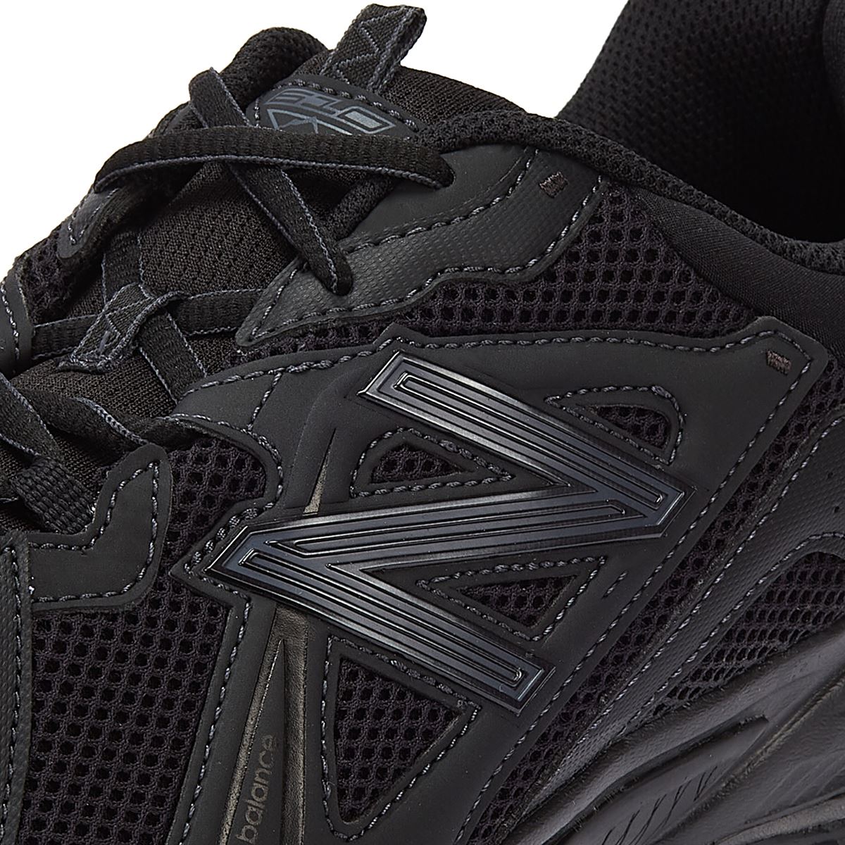 New Balance 610 Mono Black Trainer