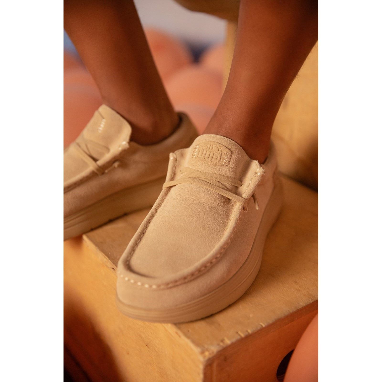 HEYDUDE Wally X Chaussures De Bateau En Cuir Suédé Pour Hommes Tan