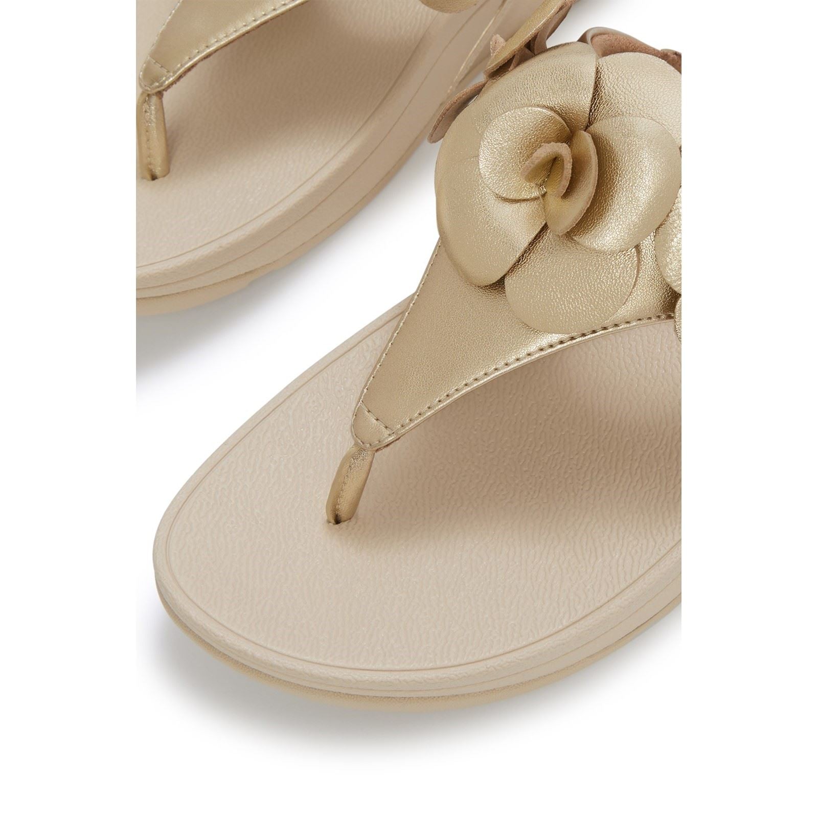 Fitflop Lulu Flower Toe-Post Sandales Platino En Polyuréthane Pour Femmes