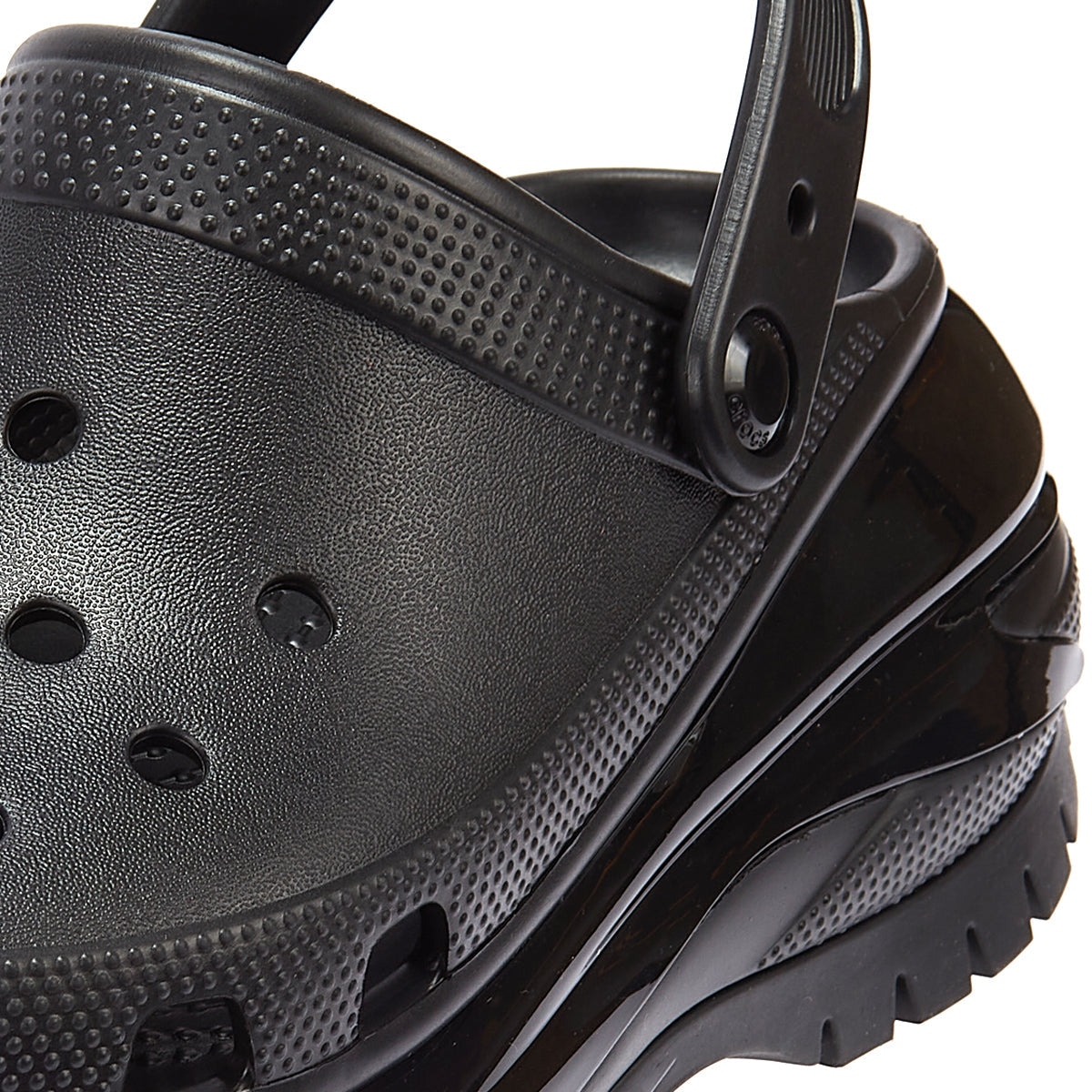 Sabots Crocs Classic Mega Crush noirs pour femmes