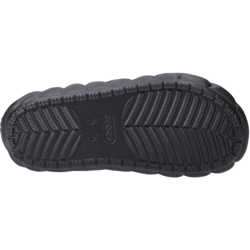 Crocs Classic Cozzzy Overpuff sandales noires pour femme en thermoplastique