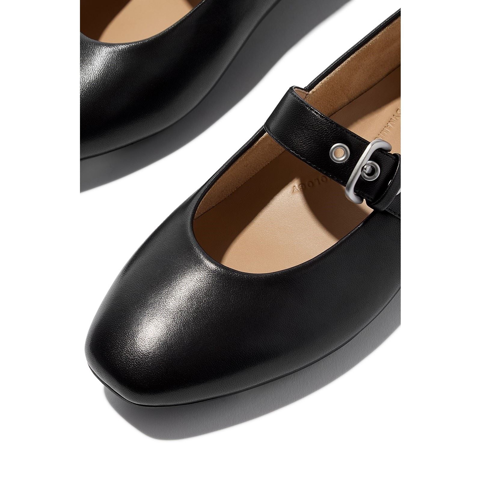 Fitflop Delicato Chaussures En Cuir Pour Femmes Toutes Noires À Coupe Étroite