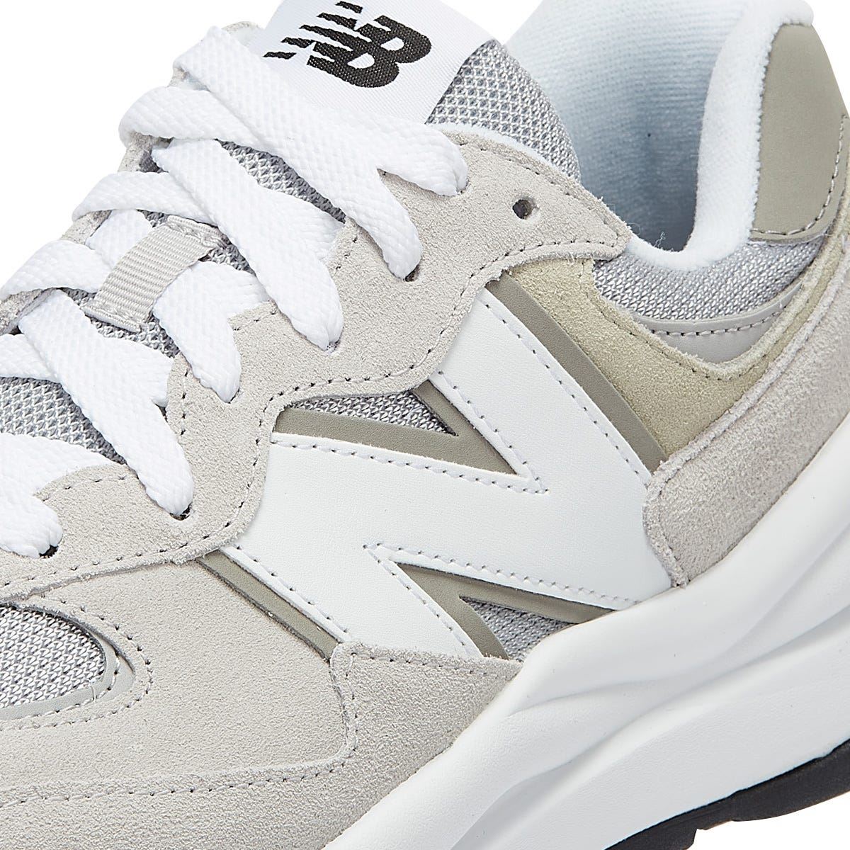 New Balance Baskets Grises Et Blanches 57/40