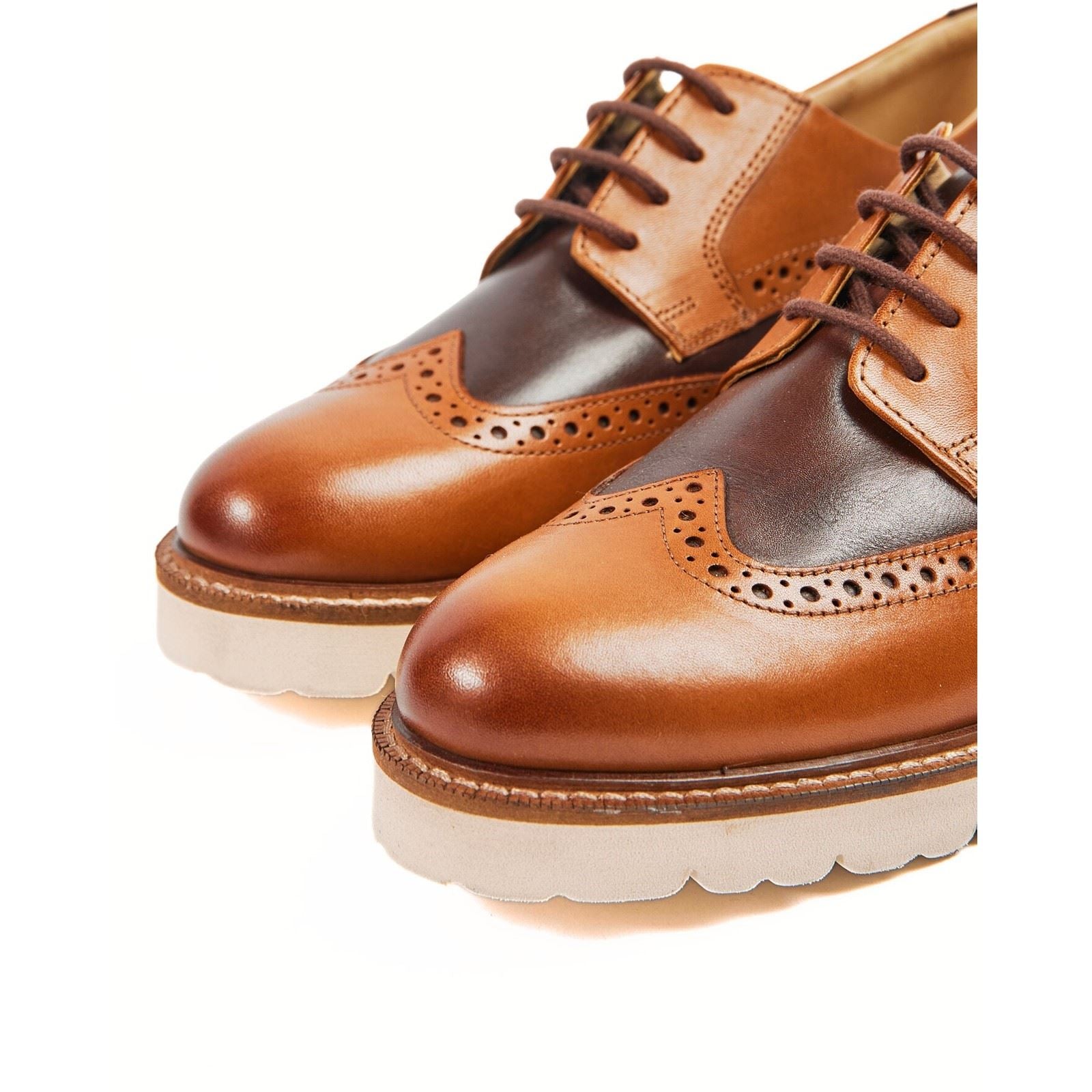 Pod Kortney Chaussures À Lacets En Cuir Pour Femmes, Couleur Tan, À Motifs Multiples
