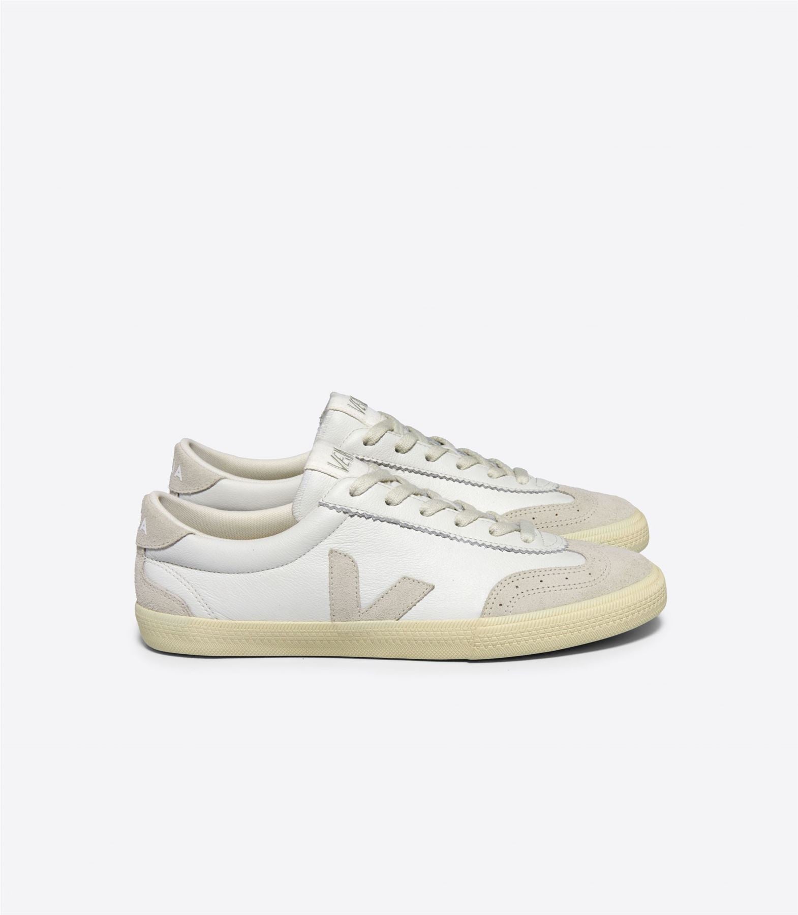 Veja Volley Baskets blanches en cuir pour hommes
