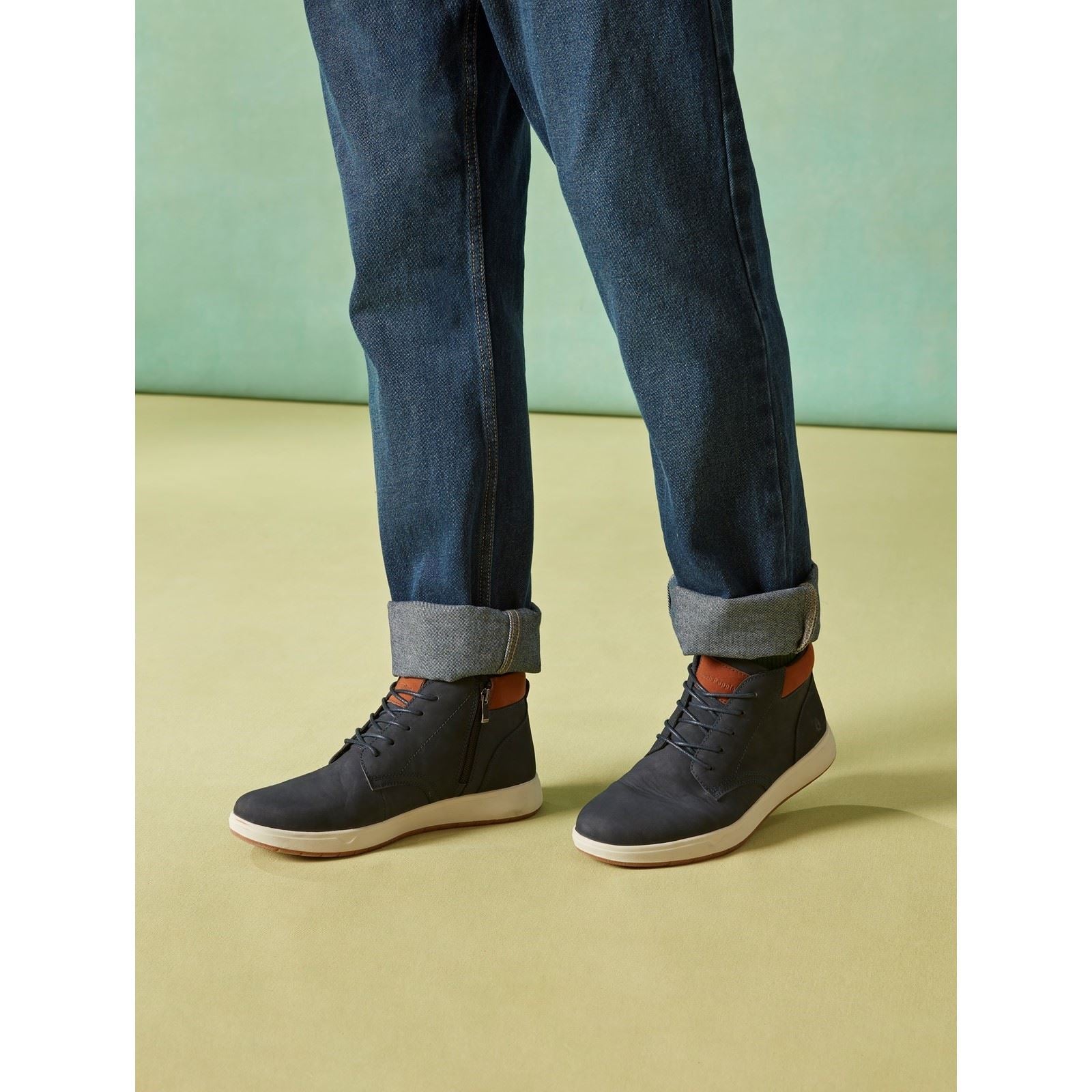 Hush Puppies Bronko Chukka Bottes En Cuir Pour Hommes En Marine
