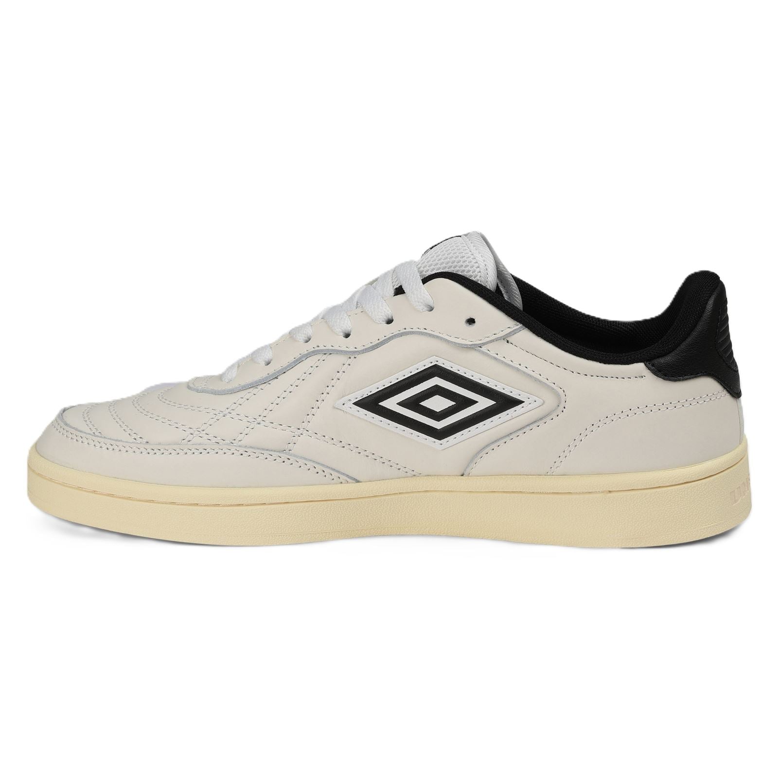 Umbro Clayton Baskets Blanches En Cuir