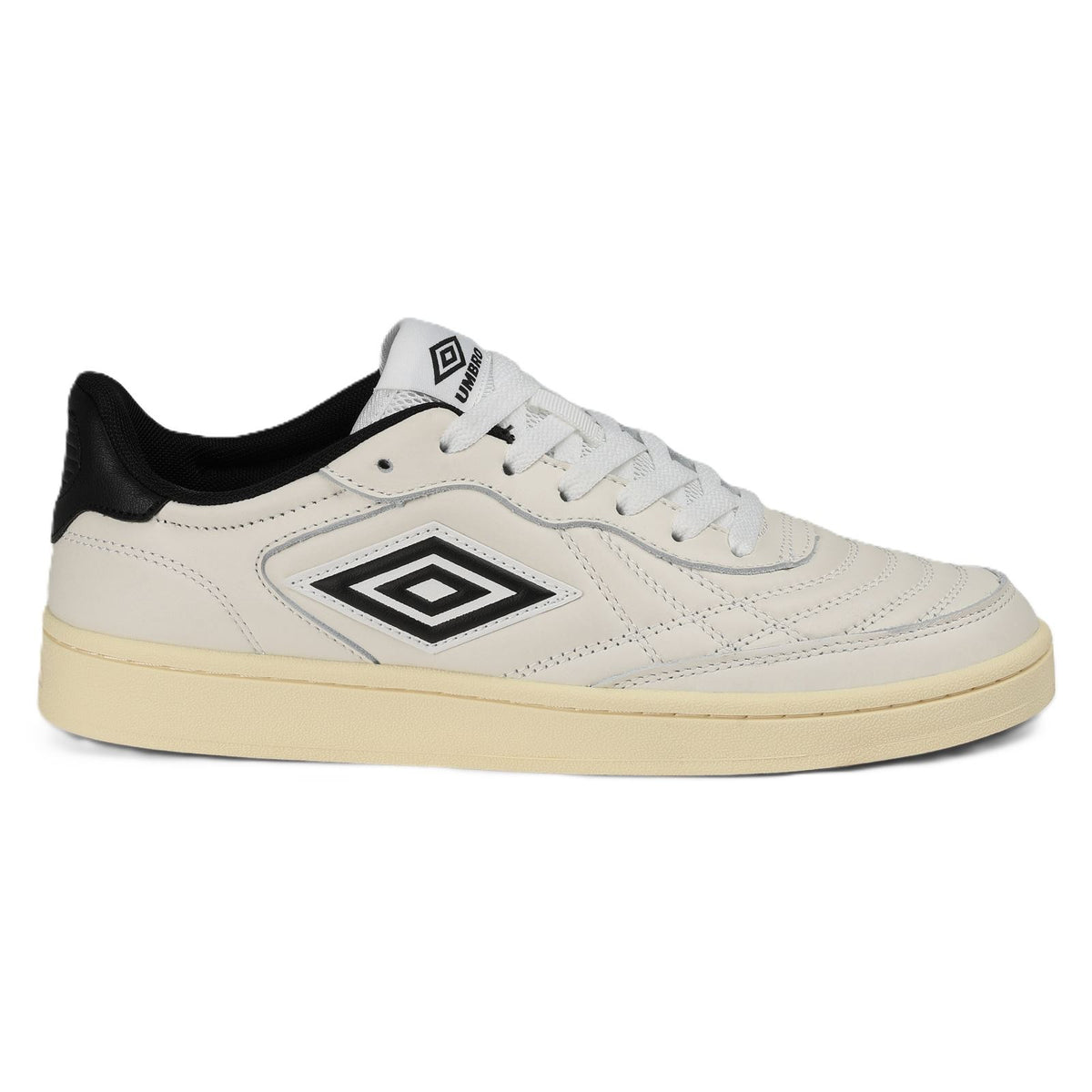 Umbro Clayton Baskets Blanches En Cuir