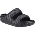 Crocs Classic Cozzzy Overpuff sandales noires pour femme en thermoplastique