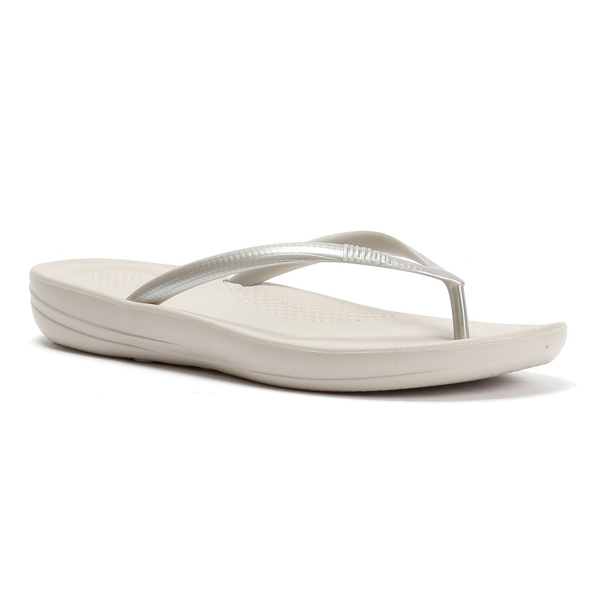 FitFlop Iqushion Ergonomic Tongs En Caoutchouc Pour Femmes Argentées