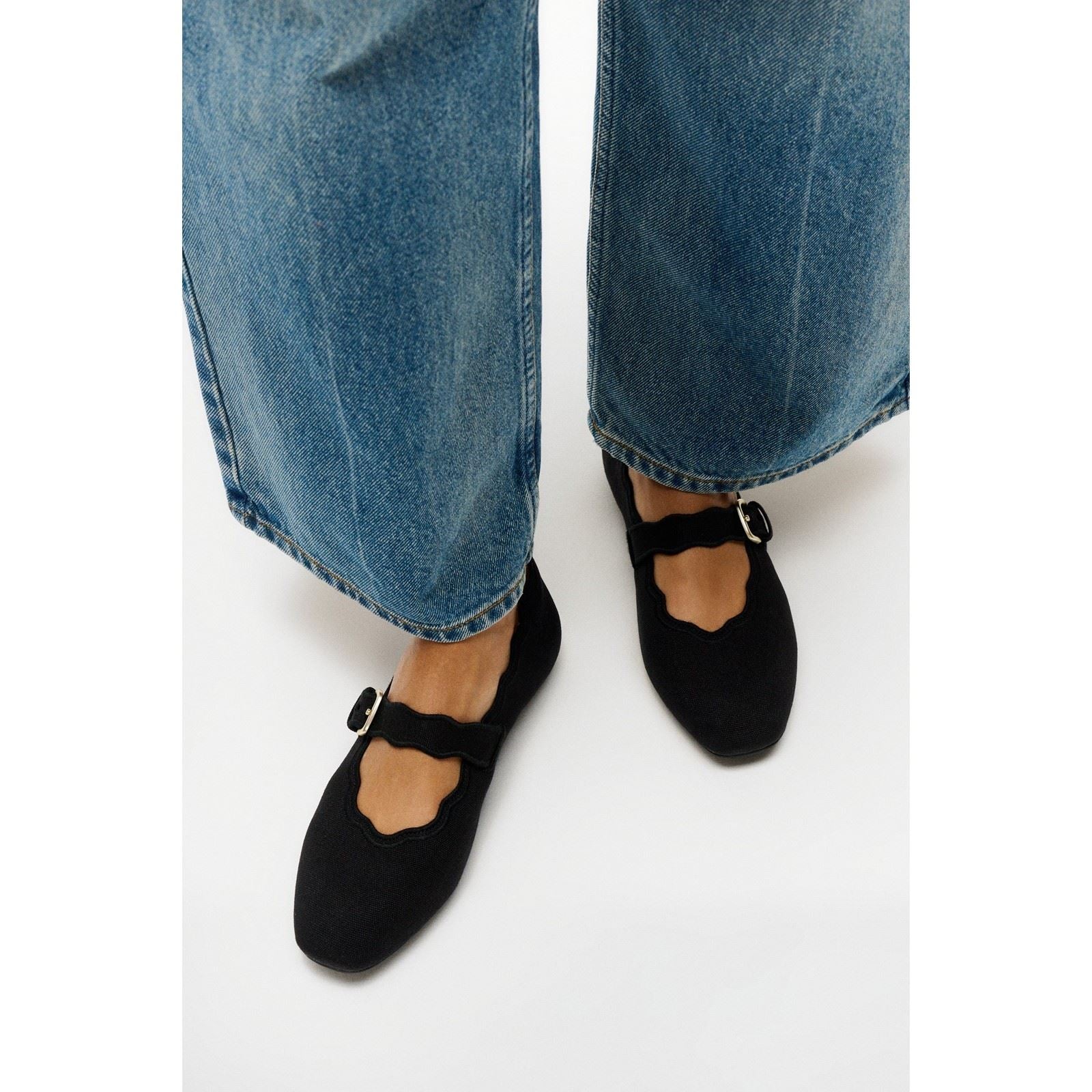 Fitflop Delicato Wave-Edge Chaussures Noires En Polyester Pour Femmes