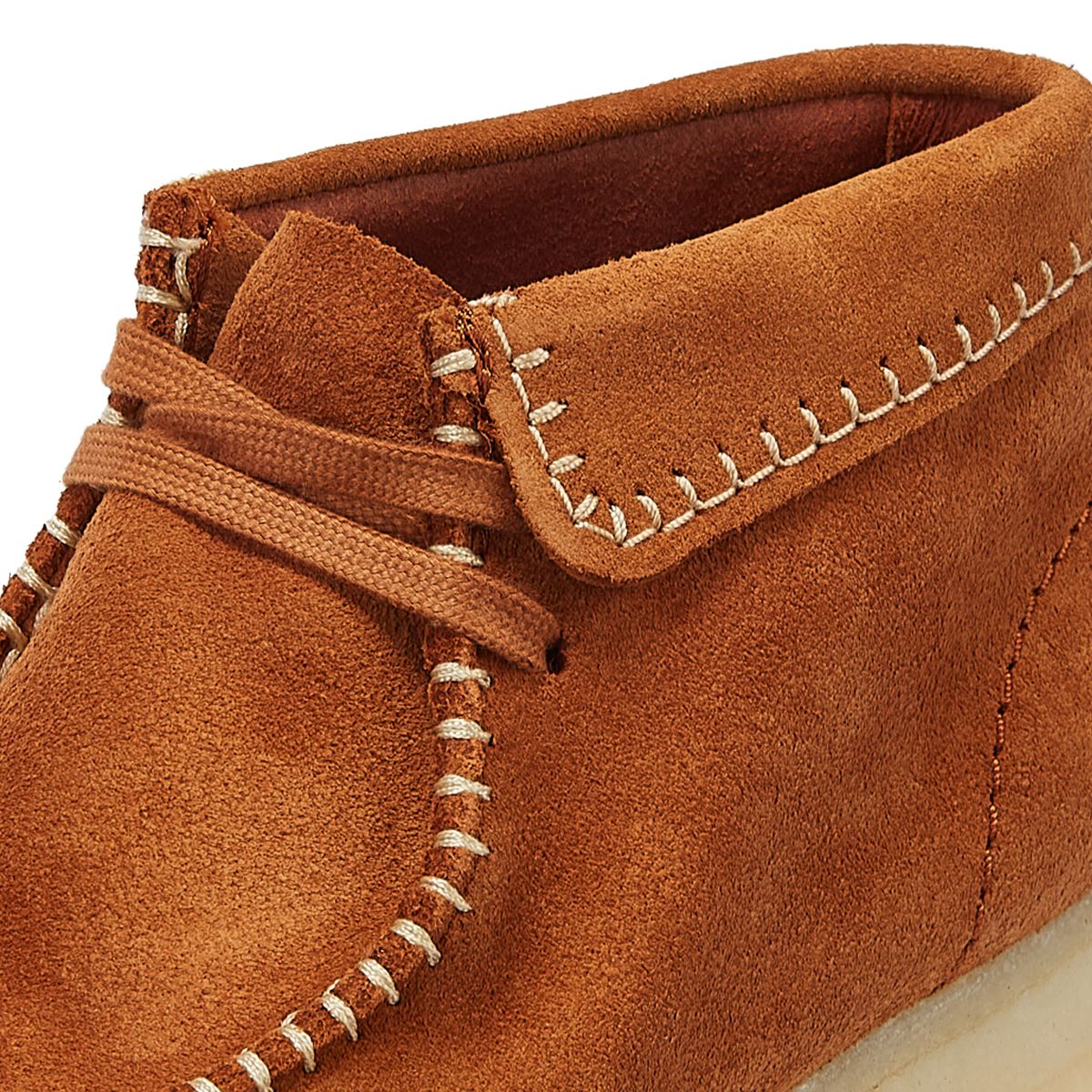 Clarks Bottes Murales Wallabee En Daim Couture Femme Couleur Ginger.