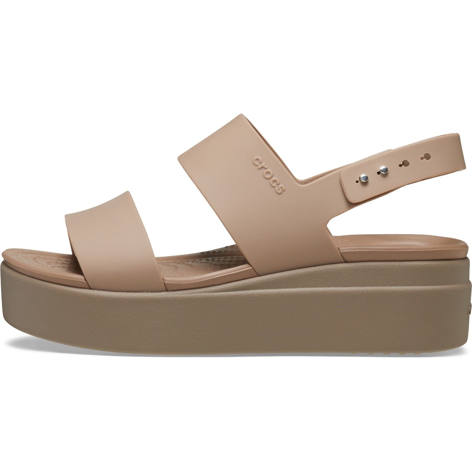 Crocs Brooklyn Low Wedge Sandales Pour Femmes En Thermoplastique Couleur Latte/Champignon