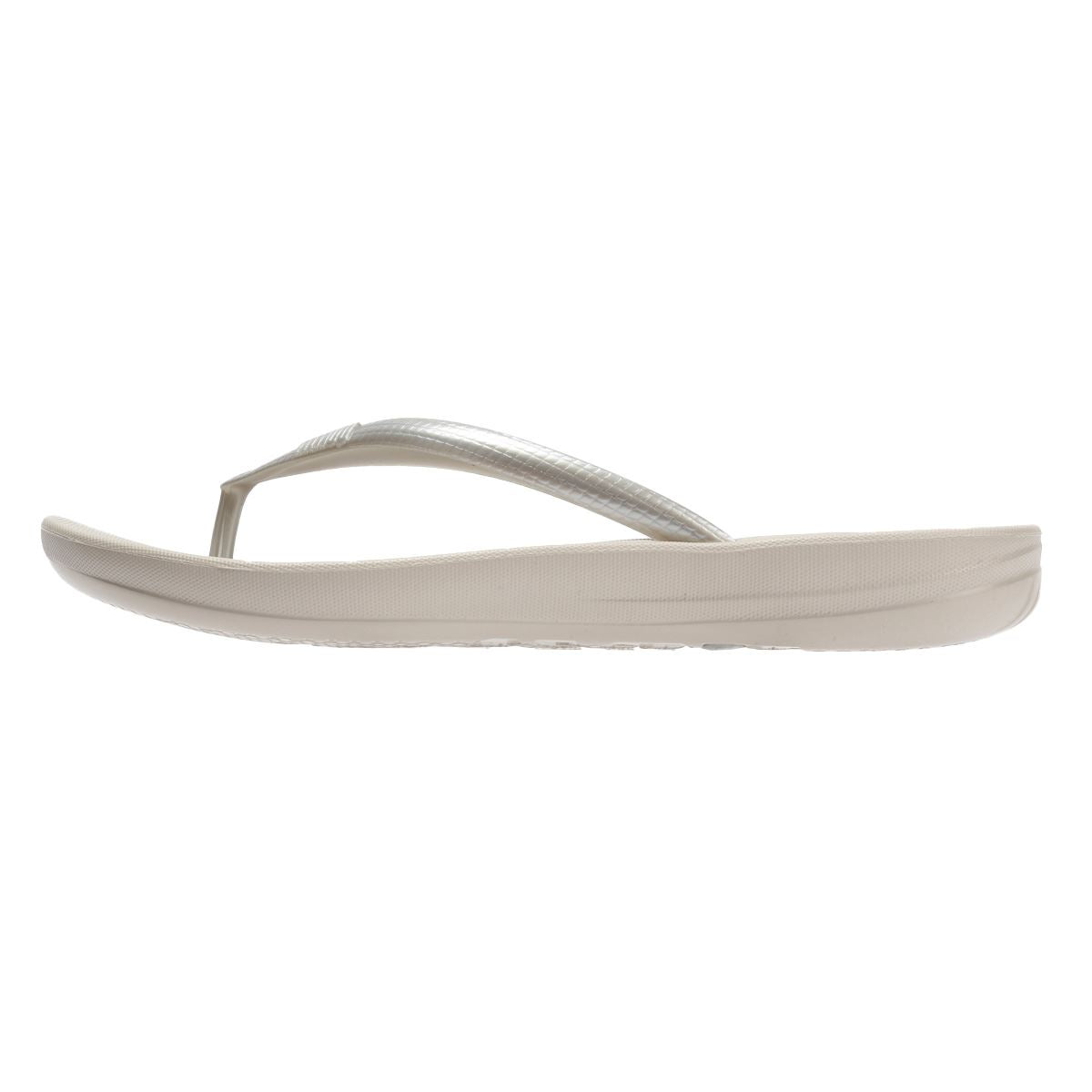 FitFlop Iqushion Ergonomic Tongs En Caoutchouc Pour Femmes Argentées