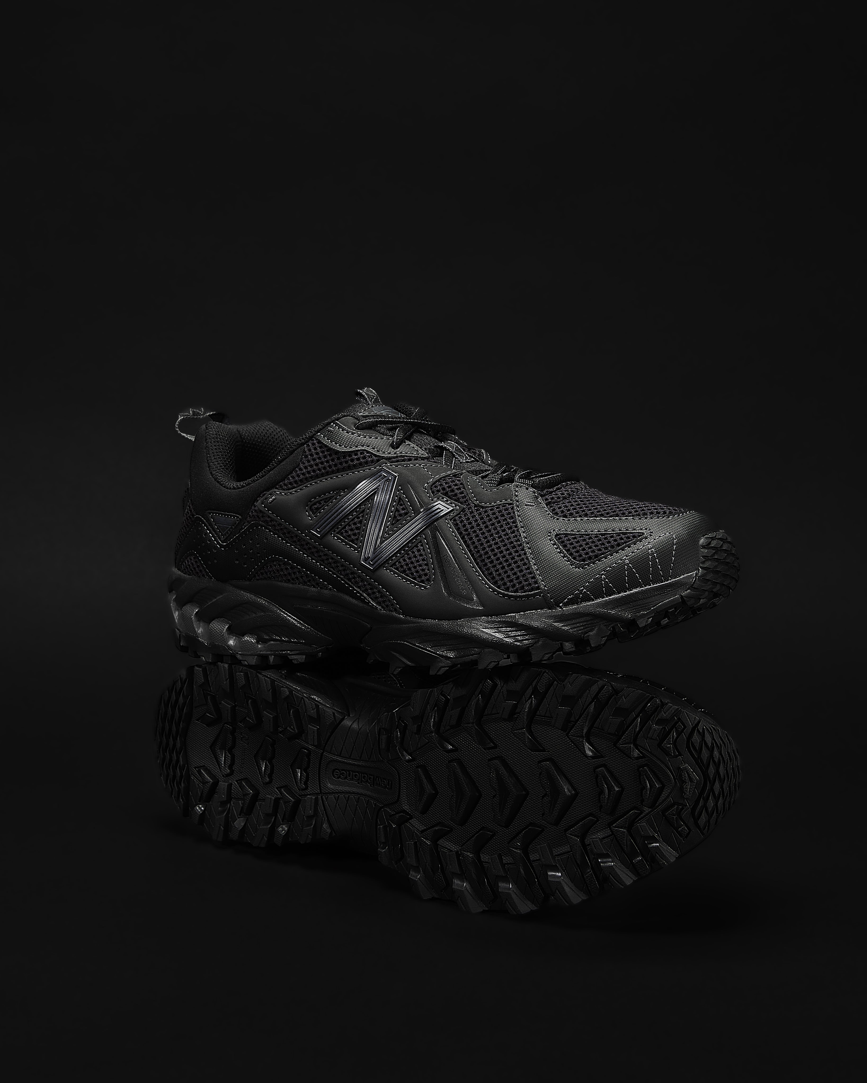 New Balance 610 Mono Black Trainer