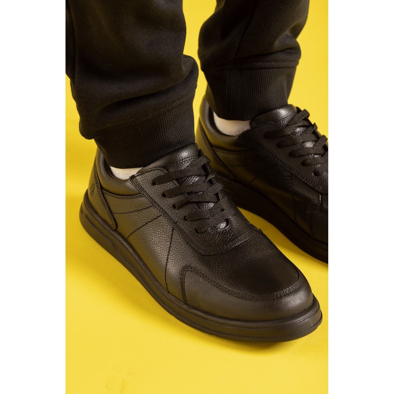 Hush Puppies Robert SNR Chaussures Noires Pour Garçons En Cuir À Lacets