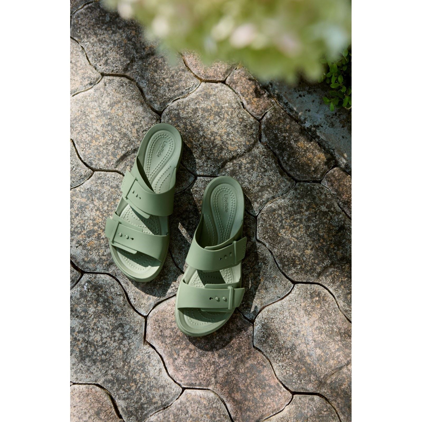 Crocs Brooklyn Buckle Sandales Cargo Pour Femmes Eva