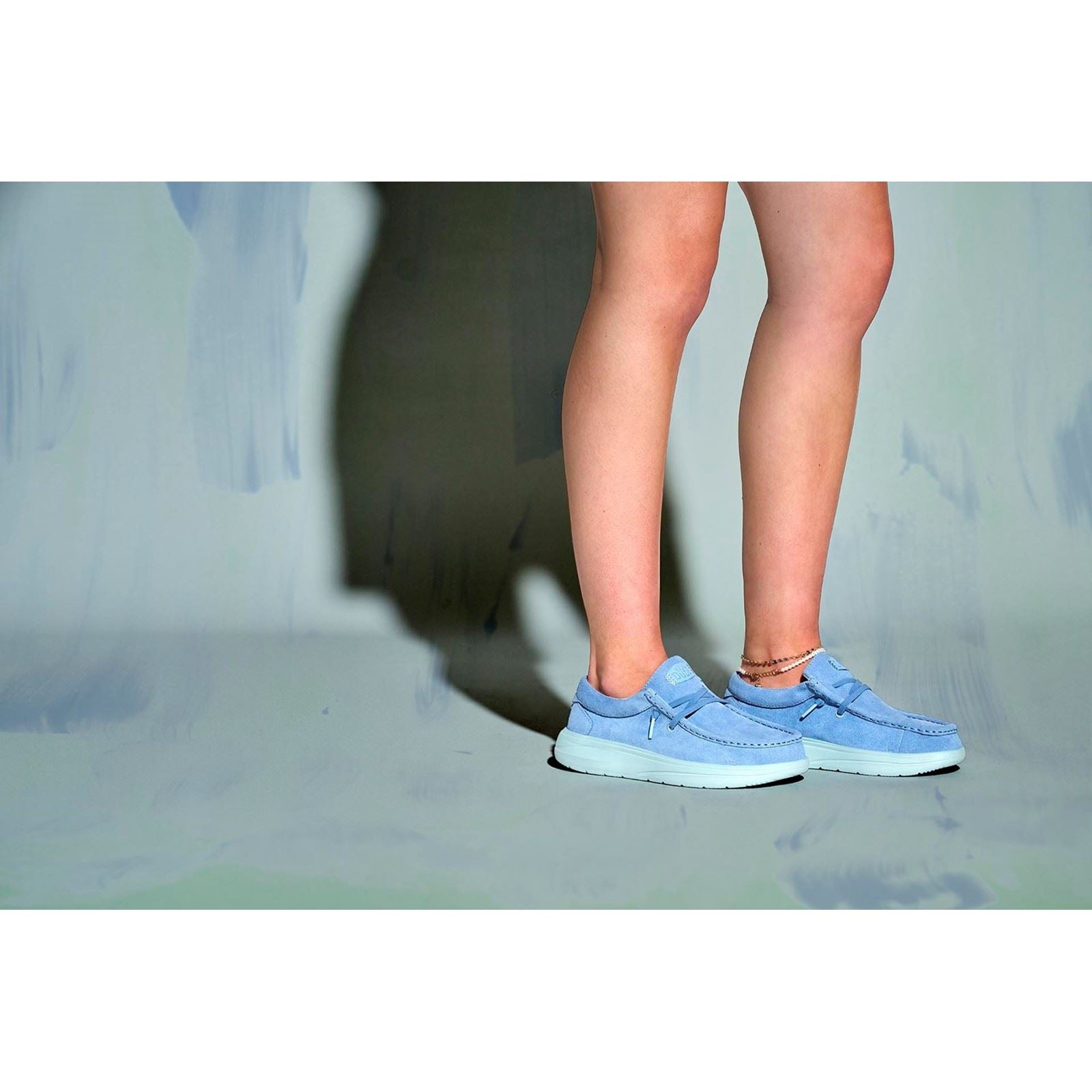 HEYDUDE Wendy COMF Suede Chaussures Mocassins En Cuir Pour Femmes, Denim Délavé/Bleu Nuage