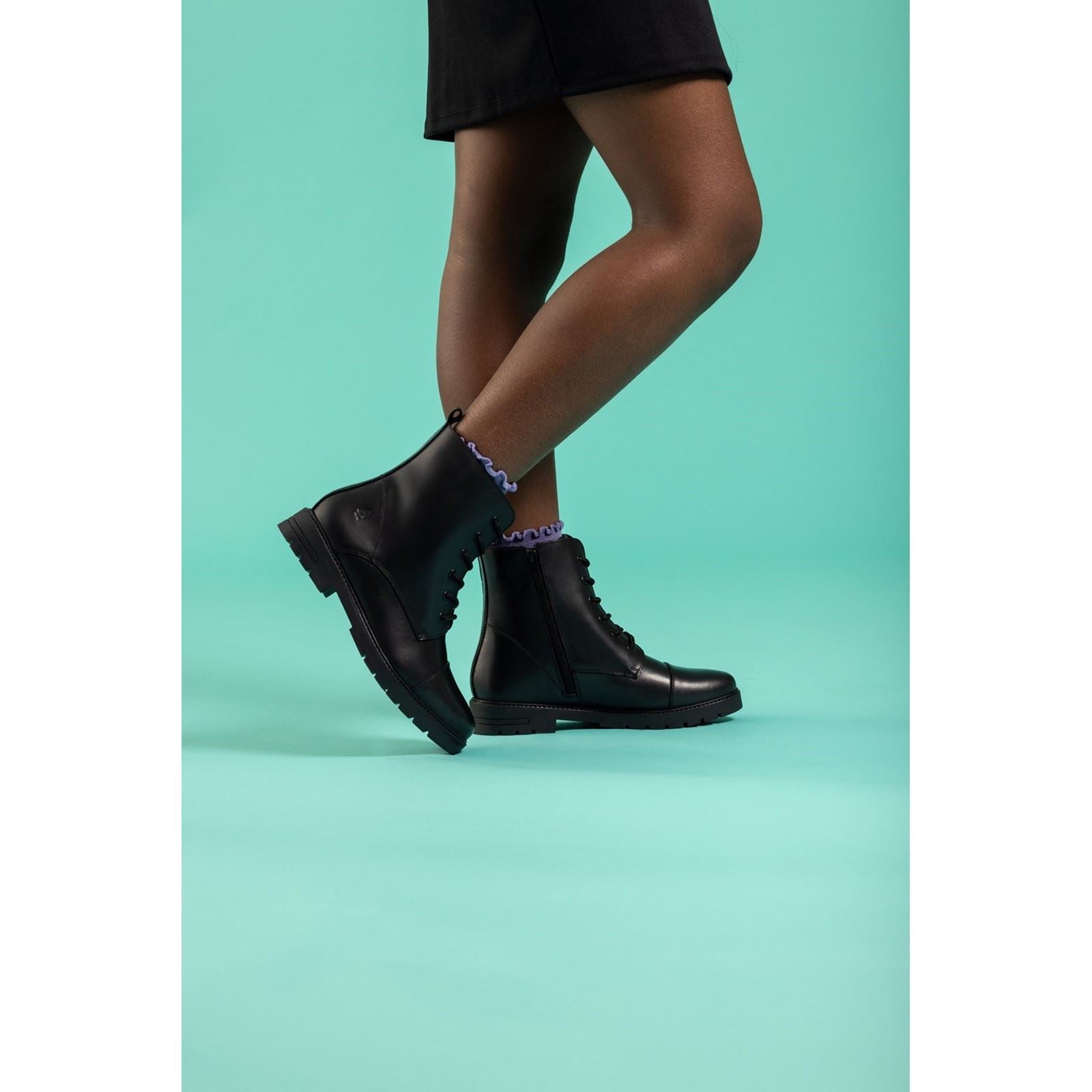 Hush Puppies Lauren Senior Chaussures Noires Pour Filles En Cuir